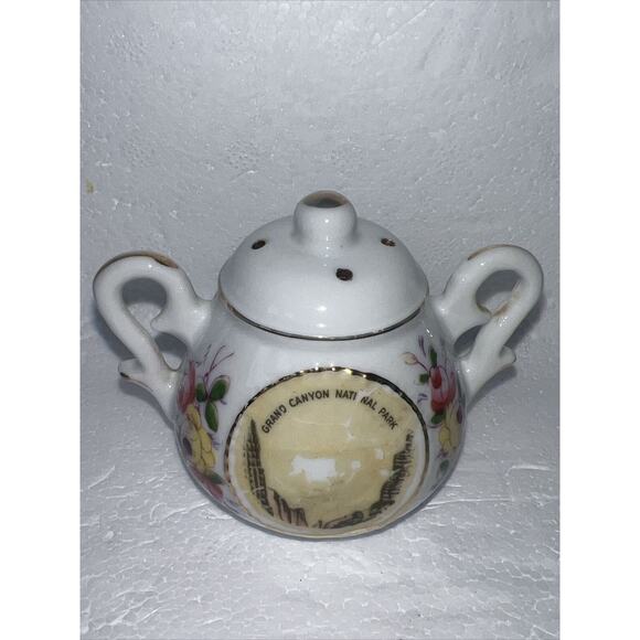 Vintage Porcelain Grand Canyon Sugar Slug And Creamer Salt And Pepper Shakers - Picture 2 of 7